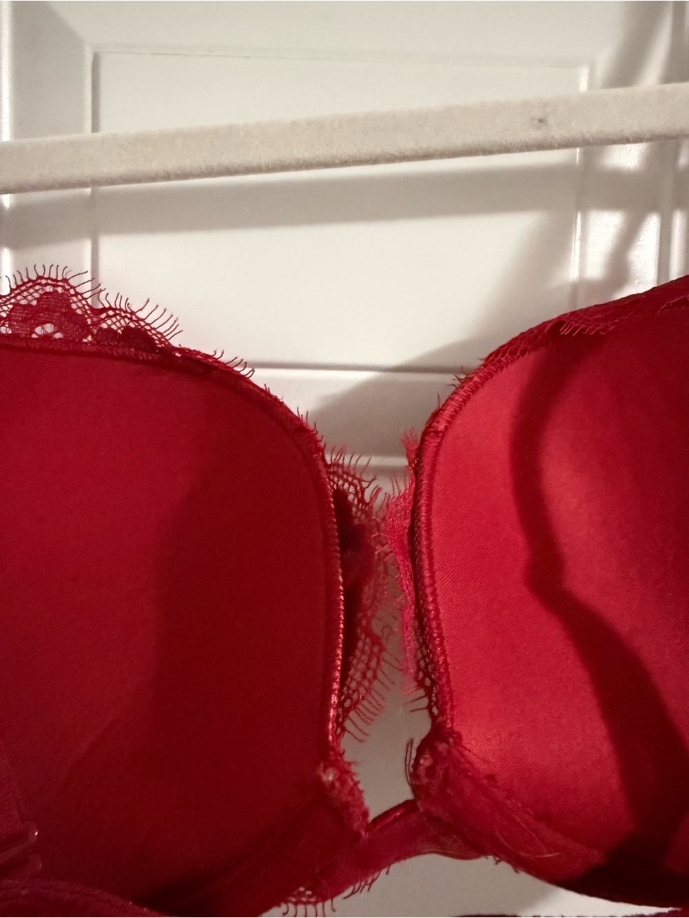 47. La SENZA Red Lace Push-Up Bra with Adjustable Straps 34B - Picture 5 of 9